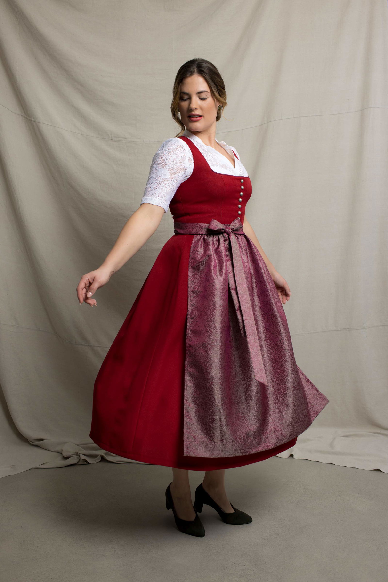 Dirndl rot outlets